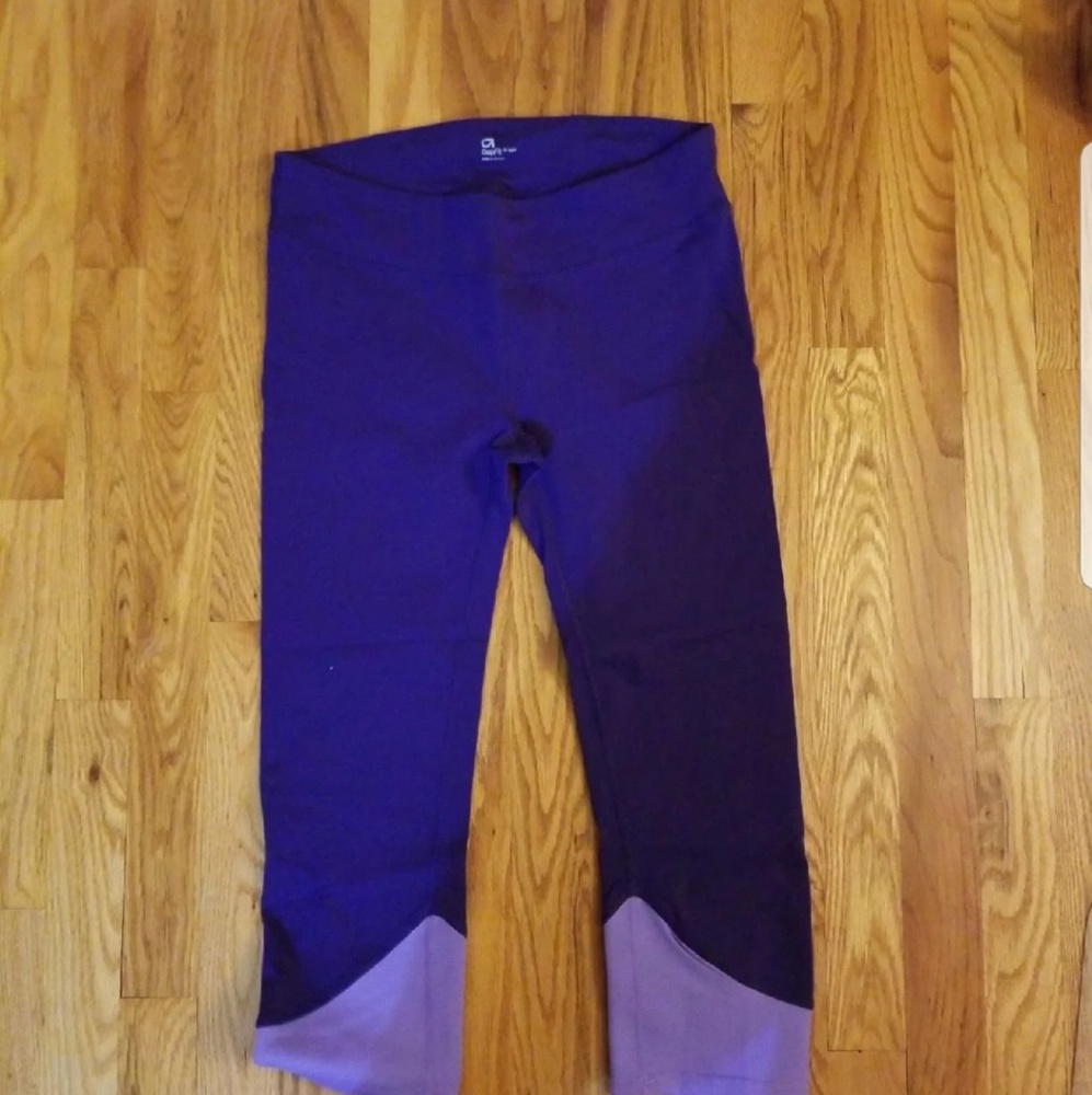 Gap Capri Workout Leggings